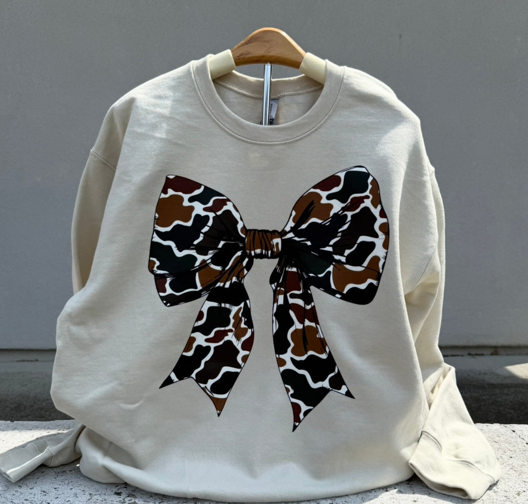 Duck Camo Bow Graphic Crewneck