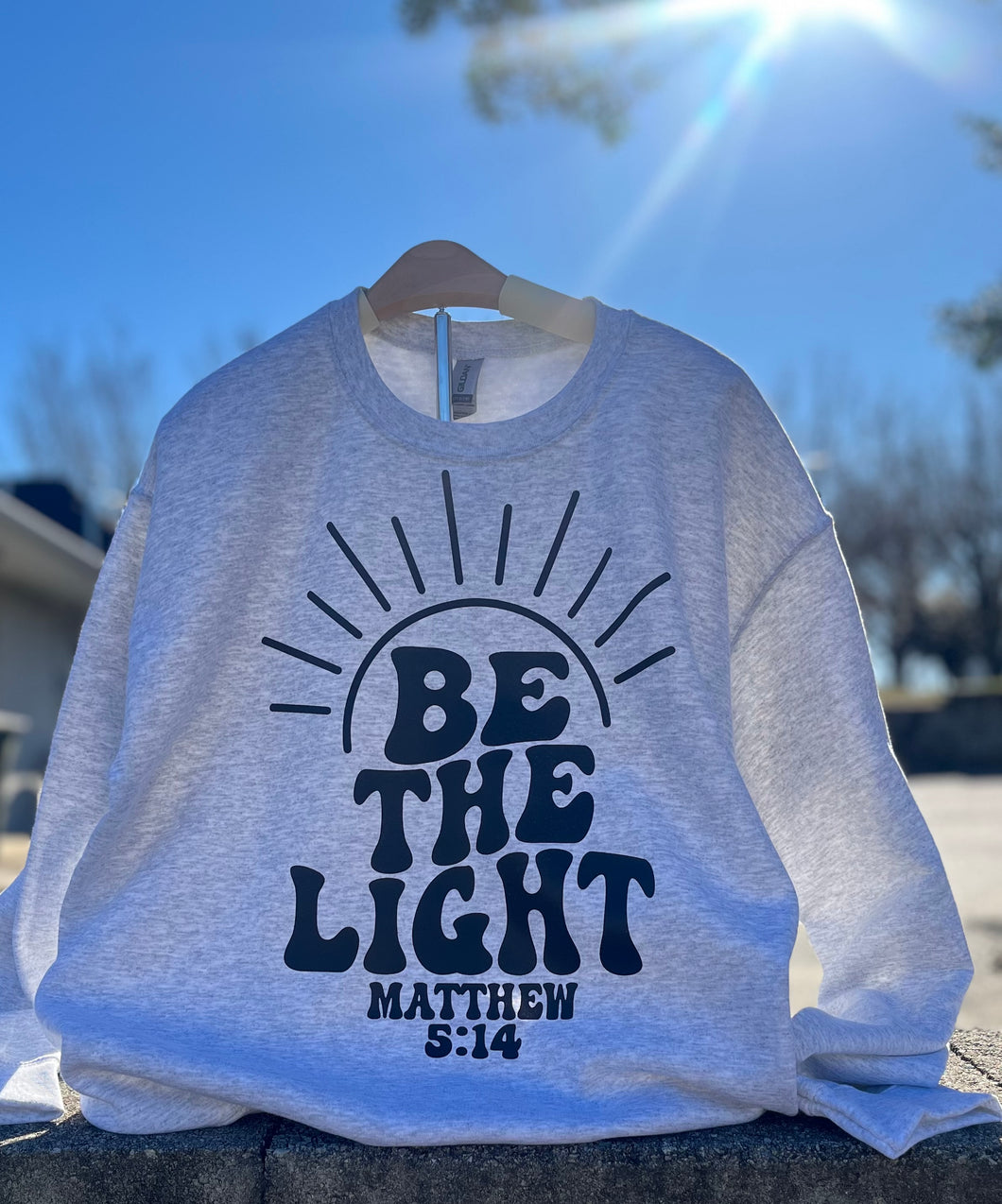 Be The Light Graphic Sweatshirt