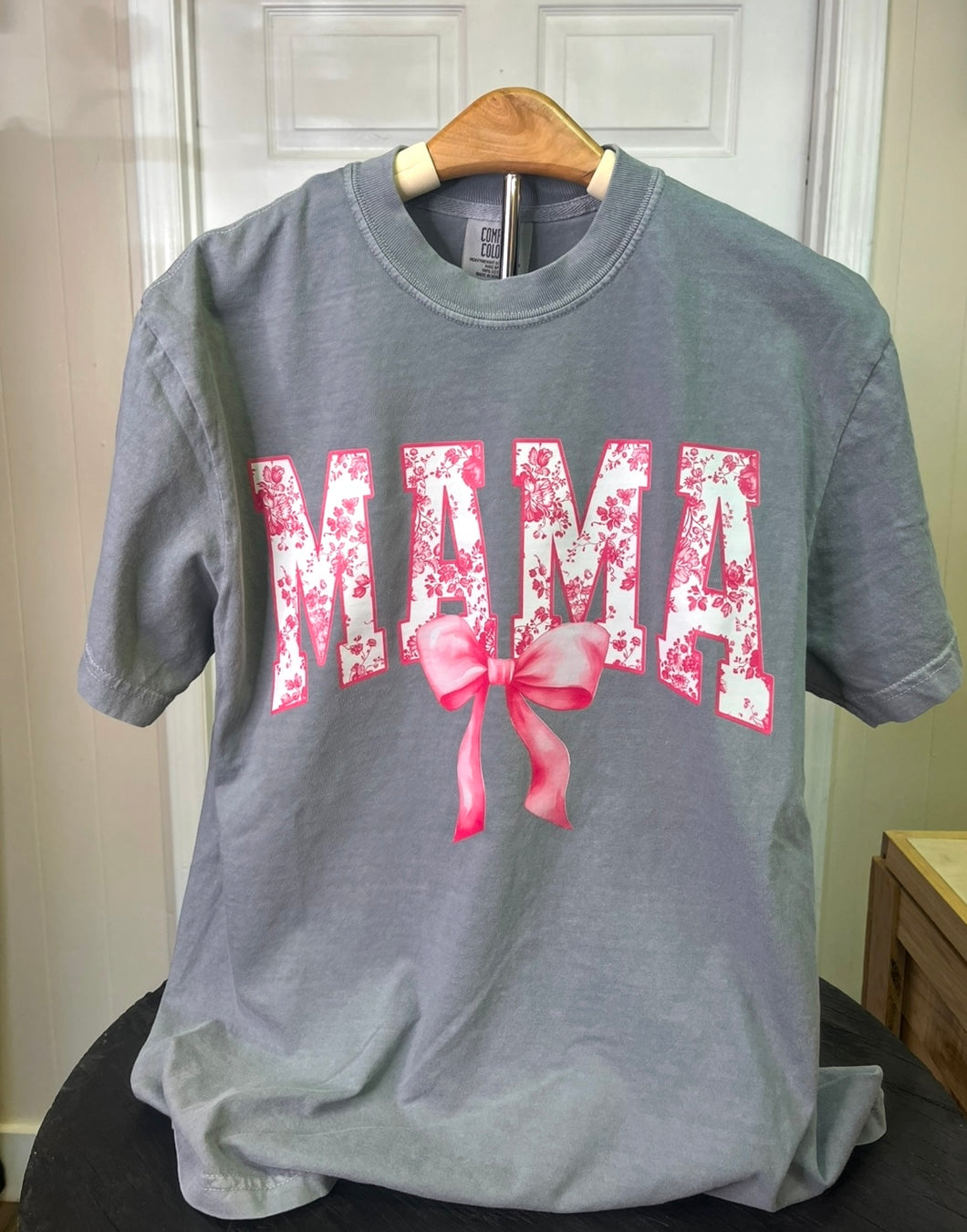 Mama Bow Graphic T-shirt