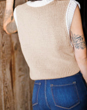 Load image into Gallery viewer, Oatmeal Woven Horseshoe Color Contrast Sweater Vest (S-XL)
